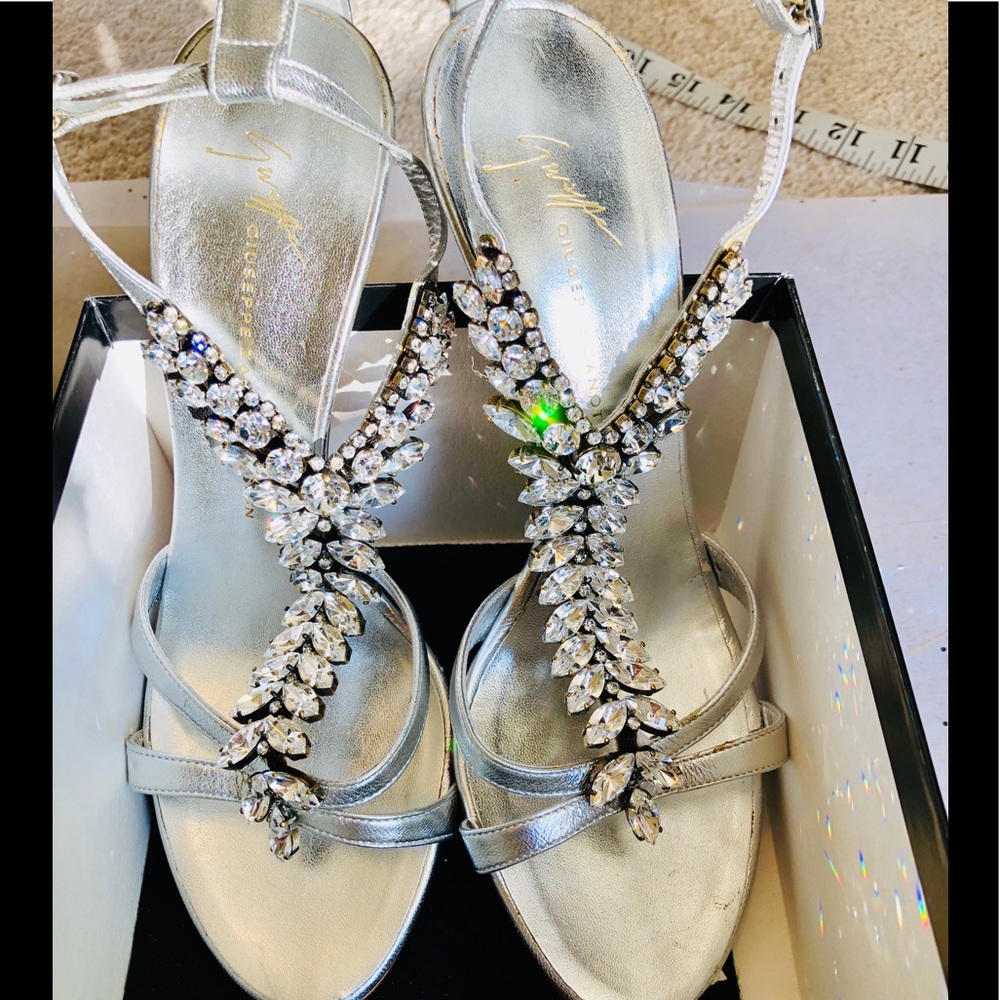 💯Authentic Giuseppe Zanotti Crystal heels